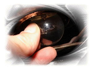 defekte Backofenlampe entfernen